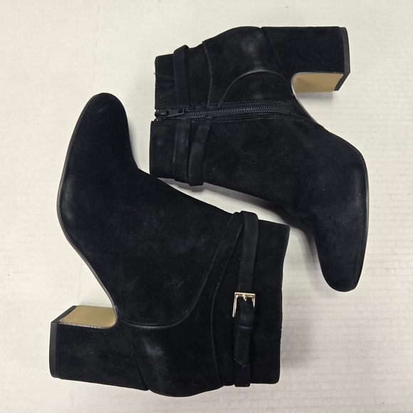 Bella Vita Arlette Black Suede Chelsea Ankle Booties Block Heel Boots Size 8.5 - Picture 6 of 15